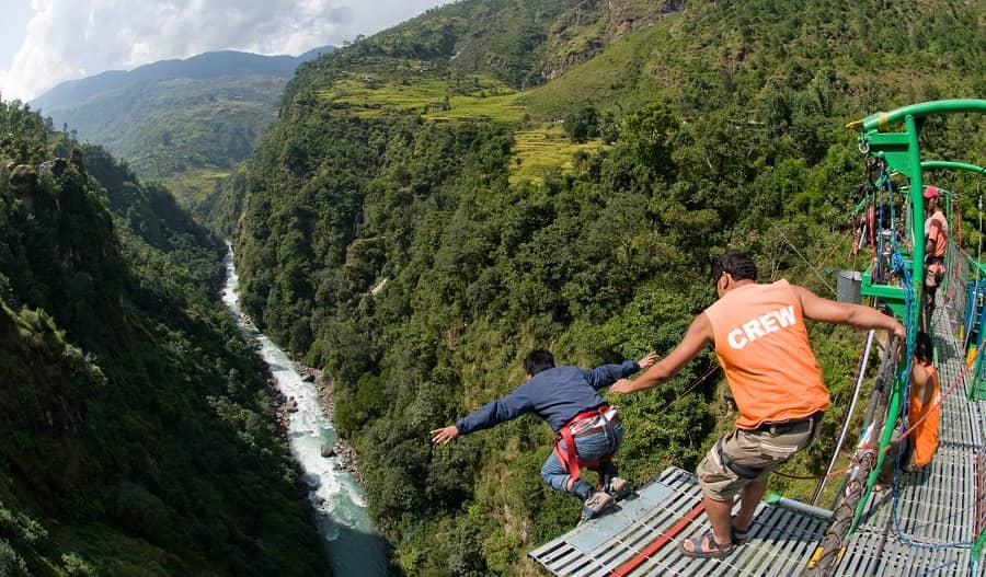 Bungee jumping in Nepal 1